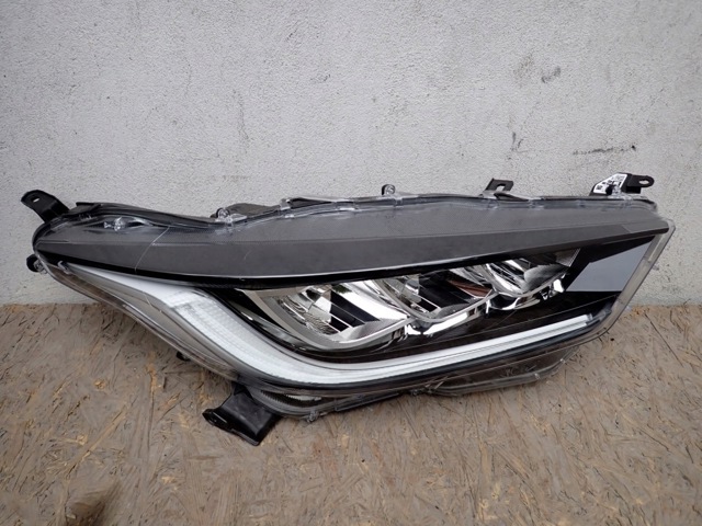 Правая блок фара 81105K0080 TOYOTA