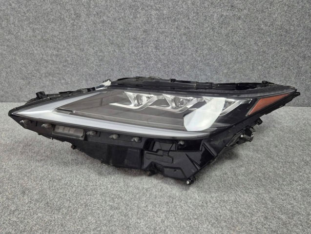 811500E590 TOYOTA Левая фара купить в Ирпень