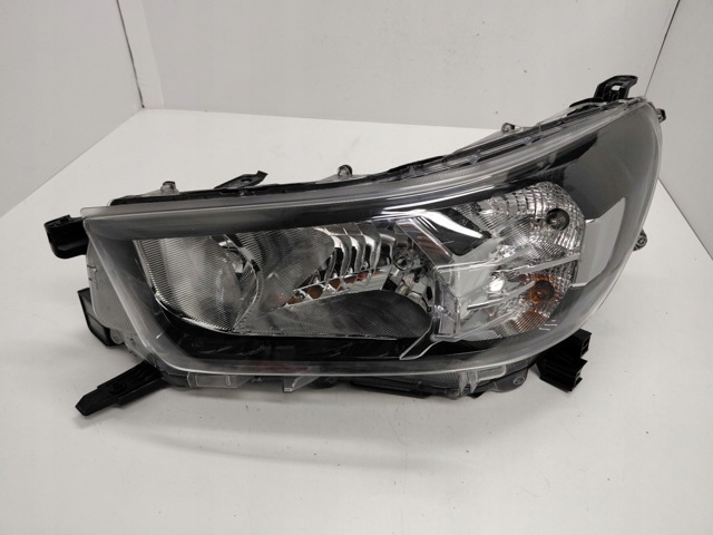 811500KK60 TOYOTA Фара левая купить в Черновцы