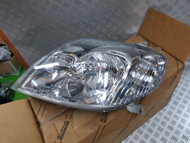 8117002190 TOYOTA Фара левая купить в Тернополь