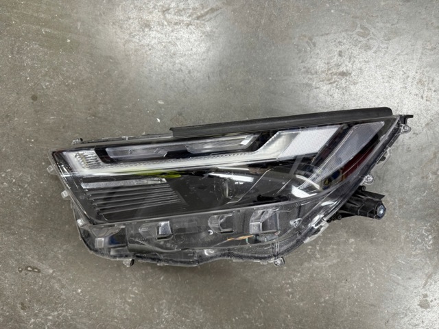 8118542E10 TOYOTA купить в Ирпень