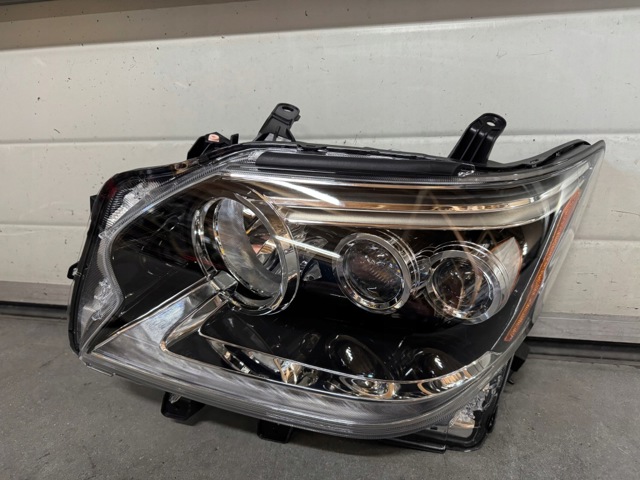 8118560G21 TOYOTA купить в Кривой Рог