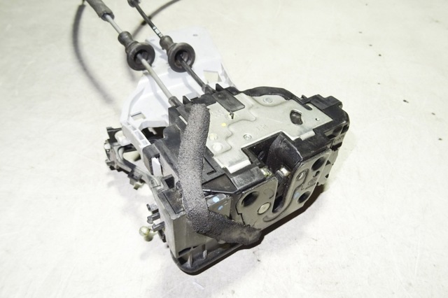 813102B070 HYUNDAI Замок водительской двери купить в Ровно