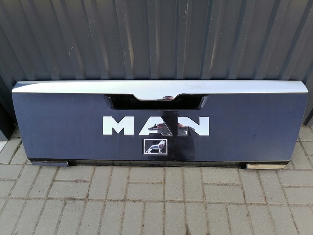 MAN 81611506065 Решетка радиатора в наличии Киев
