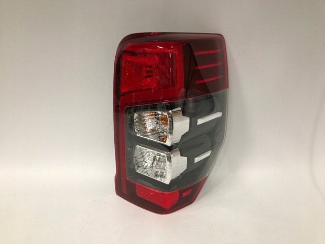 MITSUBISHI 8330B214 Задний фонарь в наличии Харьков