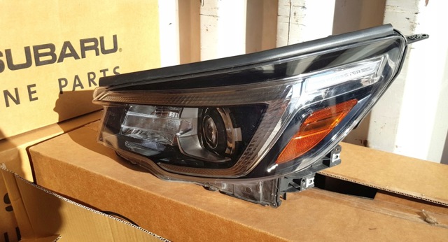 SUBARU 84001SJ070 Левая фара в наличии Черкассы