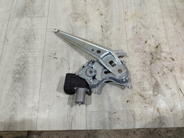 8571033290 TOYOTA Мотор стеклоподъемника двери задней левой купить в Николаев