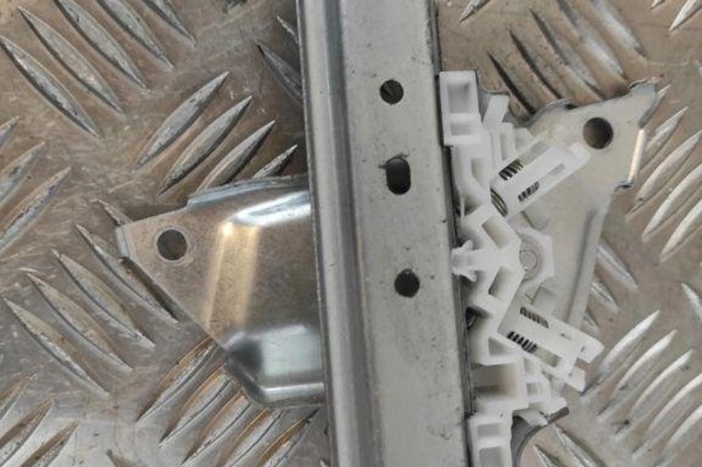 Мотор стеклоподъемника двери передней, правой 8571042140 TOYOTA