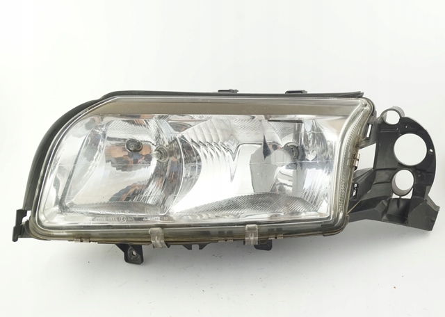 Блок фара левая 8620889 VOLVO