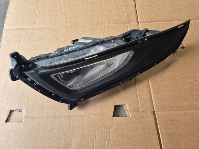 86525D7100 HYUNDAI Заглушка (решетка) противотуманных фар бампера переднего левая купить в Киев