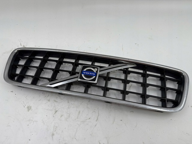 VOLVO 8693331 Решетка радиатора в наличии Днепр