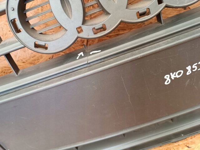 VAG 8K0853651F Решетка радиатора в наличии Каменское