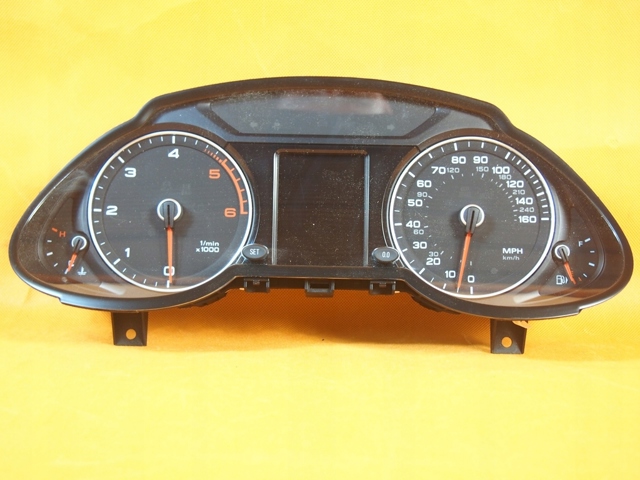8R0920982 VAG Приборная доска (щиток приборов) купить в Черновцы