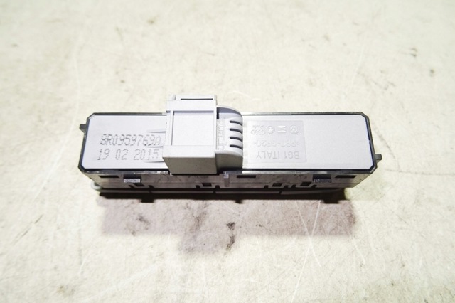 8R0959769A купить Киев