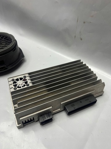 8T0035223AL Усилитель звука аудиосистемы купить Павлоград