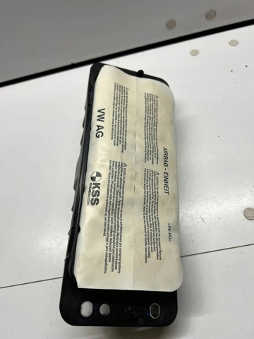8V0880204C VAG Подушка безопасности (AIRBAG) пассажирская купить в Черновцы