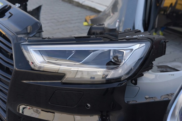 VAG 8V0941043E Левая фара в наличии Ужгород
