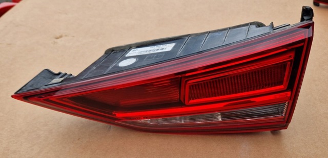 Фара задняя правая внутренняя 8V5945076 VAG