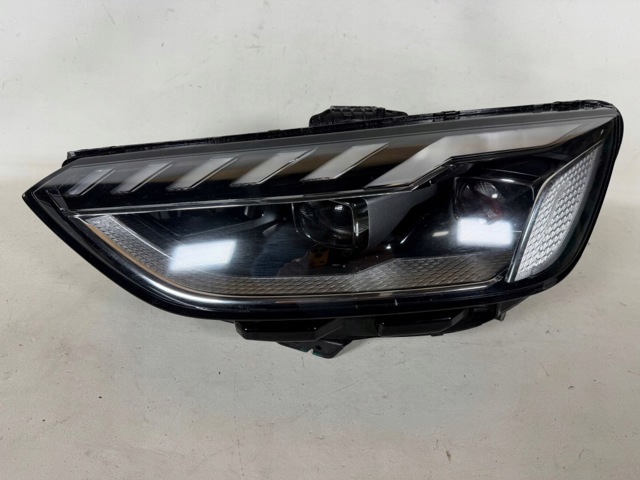 VAG 8W0941035E Левая фара в наличии Львов