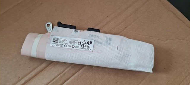 VAG 8W5880242K Подушка безопасности (AIRBAG) спинки сиденья правого в наличии Ровно