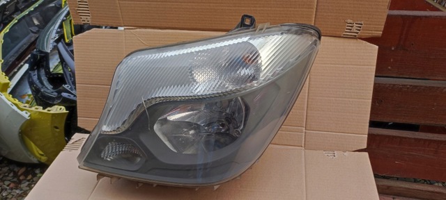 A9068202561 MERCEDES Фара левая купить в Павлоград