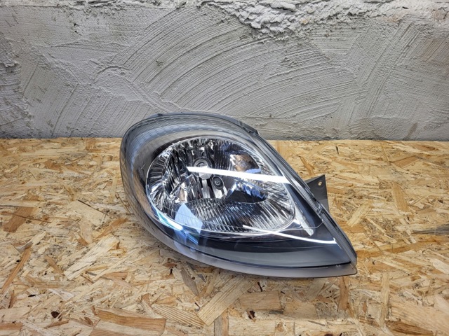91165720 RENAULT Правая фара купить в Ужгород