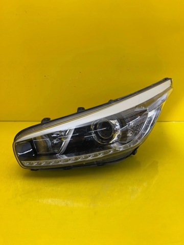 92101A2060 HYUNDAI Левая фара купить в Ирпень