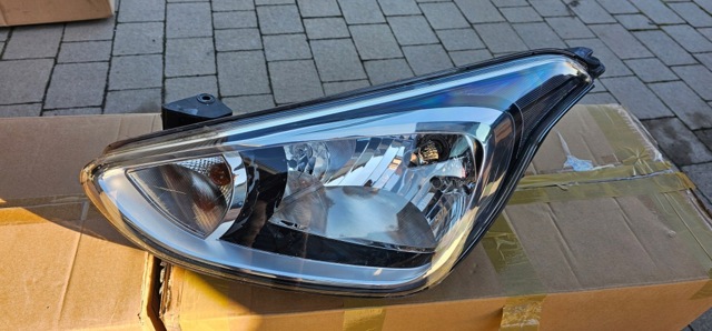 92101B9300 HYUNDAI Левая фара купить в Львов
