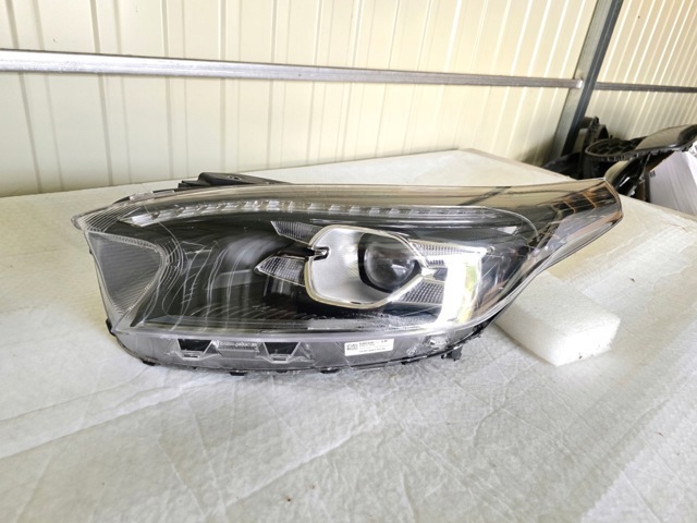 92101J7300 HYUNDAI Фара левая купить в Ровно