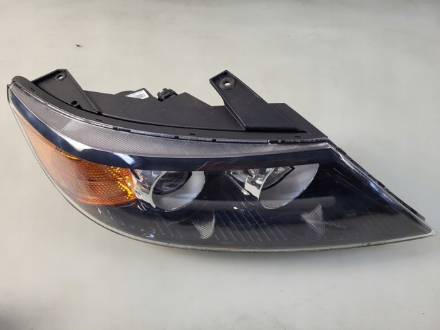 HYUNDAI 921022P090 Правая фара в наличии Тернополь