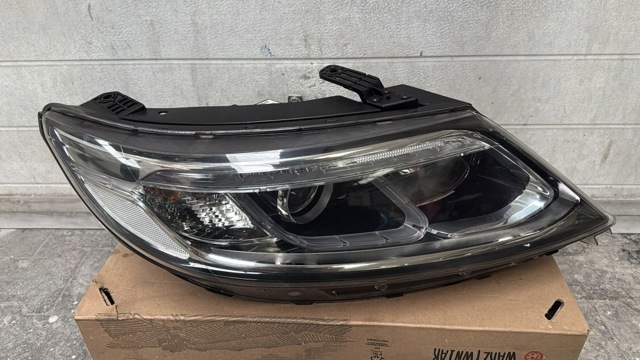 921022P700 HYUNDAI Фара правая купить в Одесса