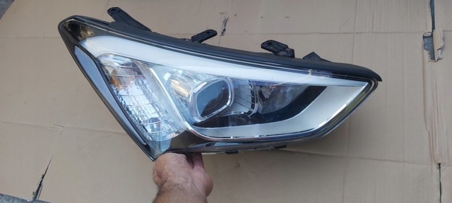 HYUNDAI 921022W206 Правая фара в наличии Ужгород