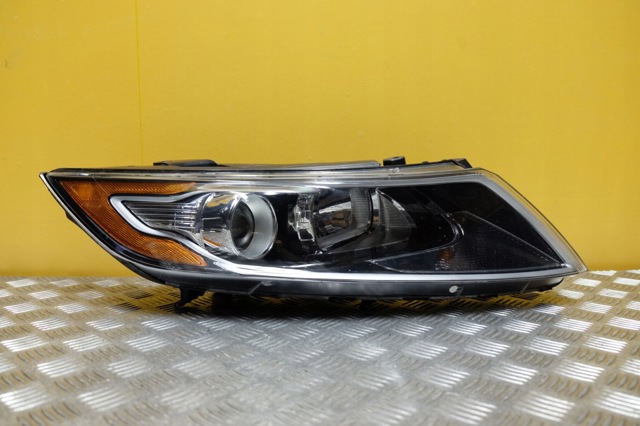 921024U020 HYUNDAI Правая фара купить в Киев