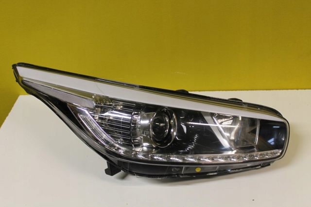 HYUNDAI 92102A2060 Правая фара в наличии Каменское