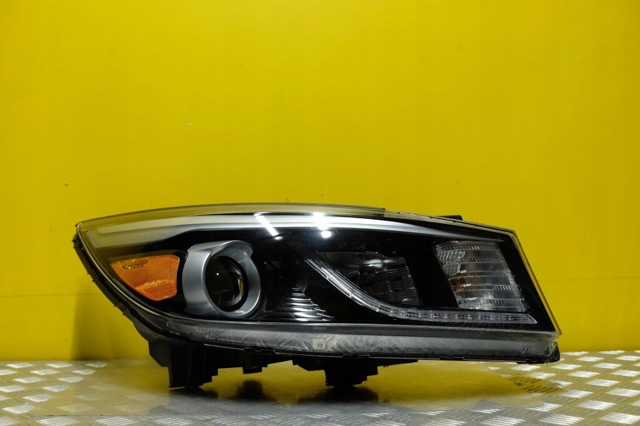 HYUNDAI 92102A9040 Правая фара в наличии Черкассы