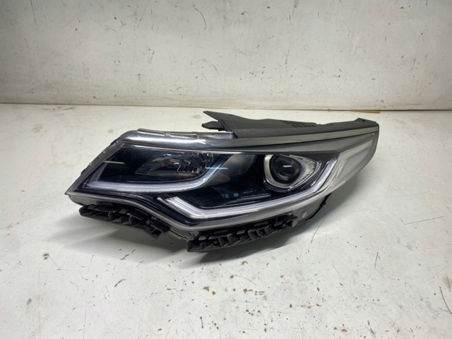 92102D4520 HYUNDAI Правая фара купить в Ужгород