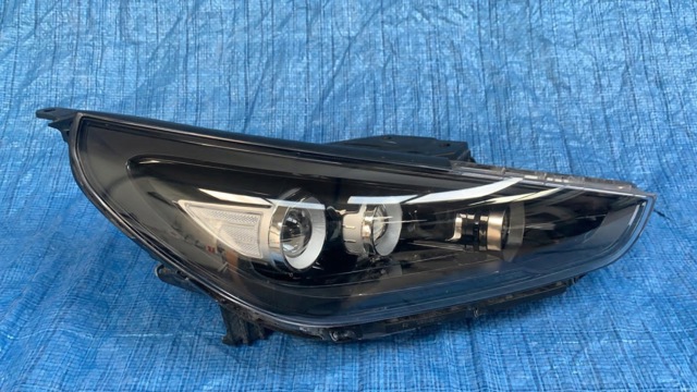 92102G4120 HYUNDAI Фара правая купить в Ирпень