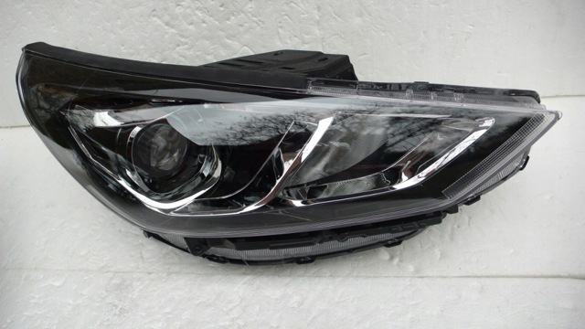 92102G4500 HYUNDAI Фара правая купить в Черновцы