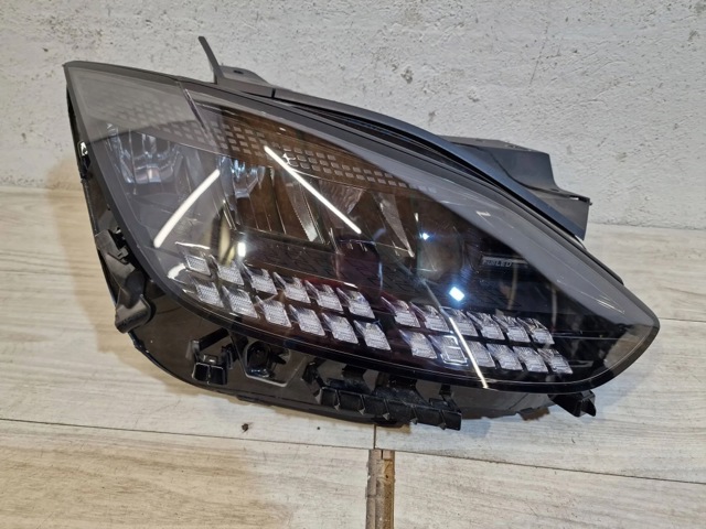 HYUNDAI 92102KL000 Фара правая в наличии Тернополь