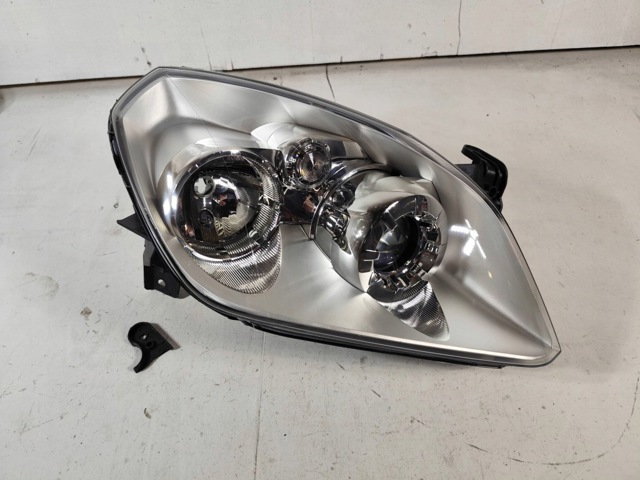 OPEL 93164838 Правая фара в наличии Ужгород