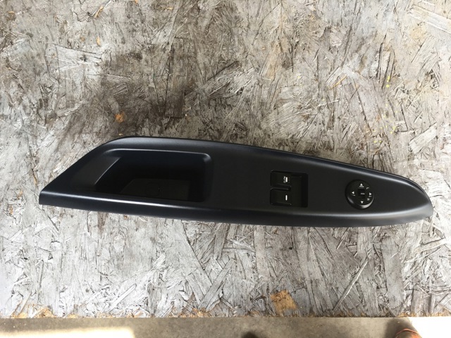 935701W001 HYUNDAI купить в Полтава