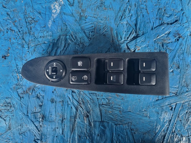 HYUNDAI 935703W000WK Кнопочный блок управления стеклоподъемником передний левый в наличии Винница