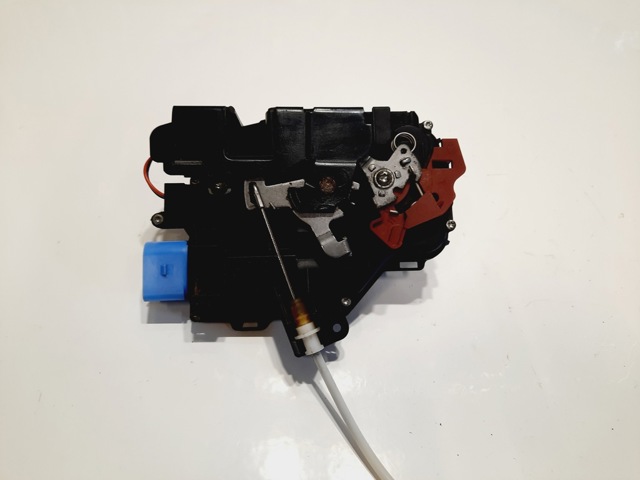 95553101500 PORSCHE Замок водительской двери купить в Ирпень