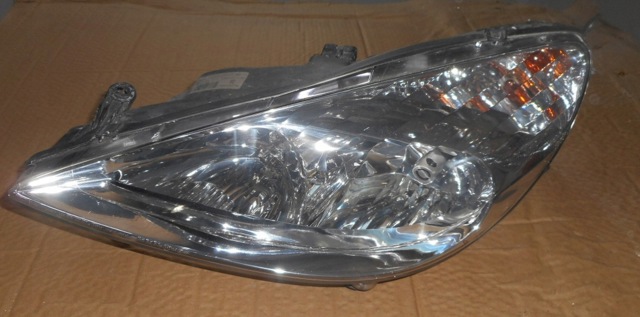 Основная фара в сборе левая 9641959080 PEUGEOT
