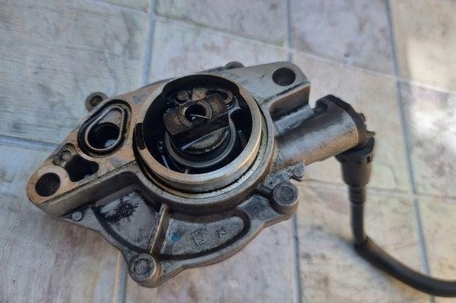 Насос вакуумный 9658398080D PEUGEOT
