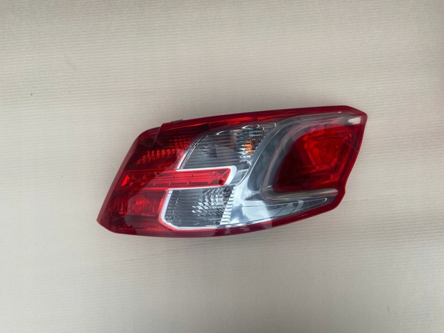Задняя левая фара 9674807780 PEUGEOT