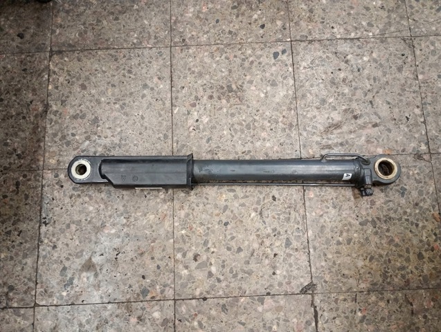 9675530105 MERCEDES Цилиндр опрокидывания кабины купить в Ужгород