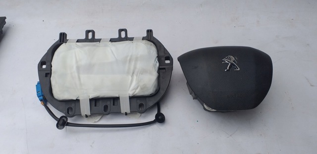 Подушка безопасности (AIRBAG) пассажирская 9677848780 PEUGEOT