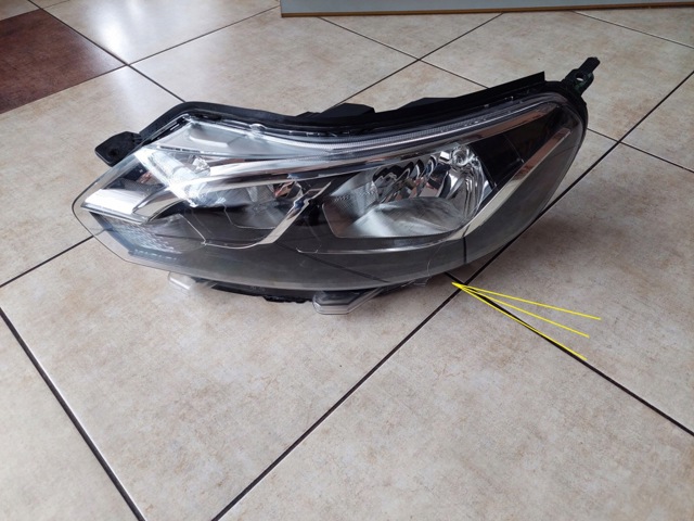 9808581280 TOYOTA Левая фара купить в Павлоград