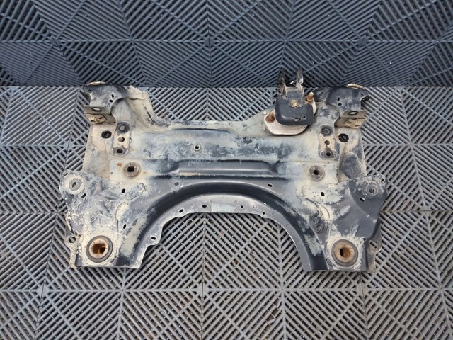Поперечина передней подвески 9808812580 PEUGEOT